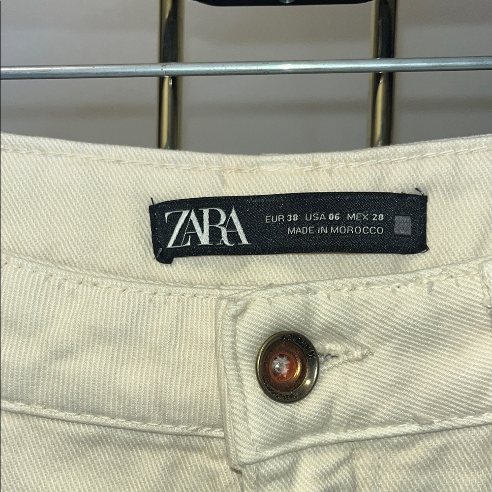 Zara Slouchy Jeans Black Label High Waist Pleated Cream Cropped - Size 6 NWT - Picture 2 of 12